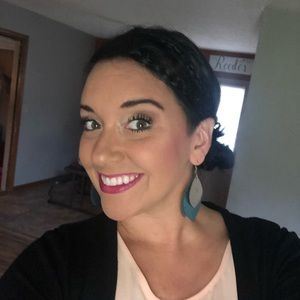 Meet your Posher, Jenn